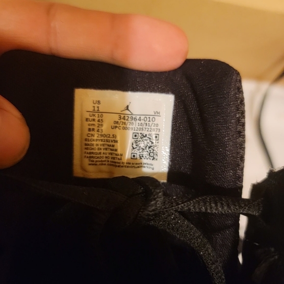 Air jordan 1 mids - Picture 2 of 3